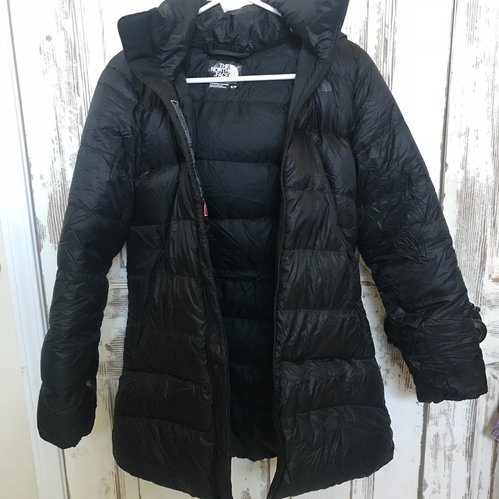 Women’s Northface down jacket.